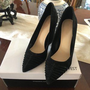 Black Suede Nine West Pumps